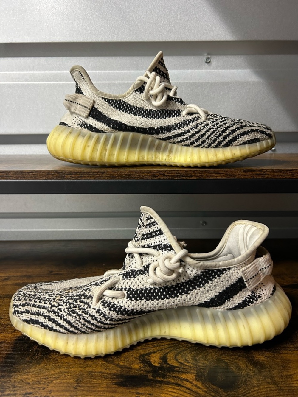 adidas Yeezy Boost 350 V2 Zebra 9 US No Box - Picture 2 of 8